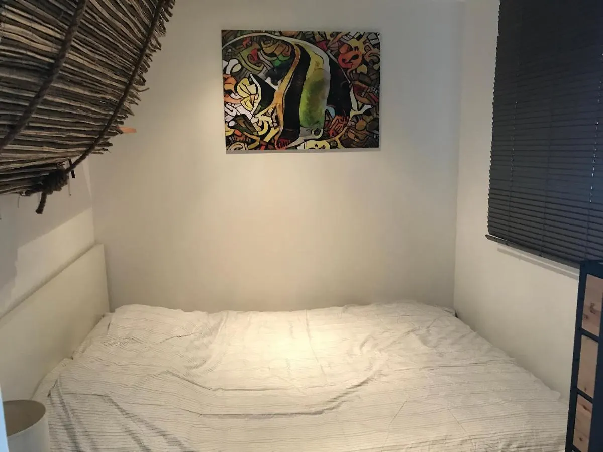 Appartement T3 Les pieds dans l'eau, plage du Cros, vue mer à Six-Fours-les-Plages