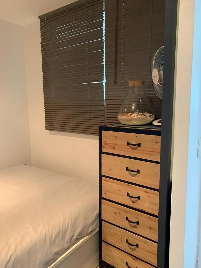Appartement T3 Les pieds dans l'eau, plage du Cros, vue mer à Six-Fours-les-Plages
