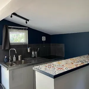 https://gite-les-vignes-de-pich.midi-pyreneeshotels.com